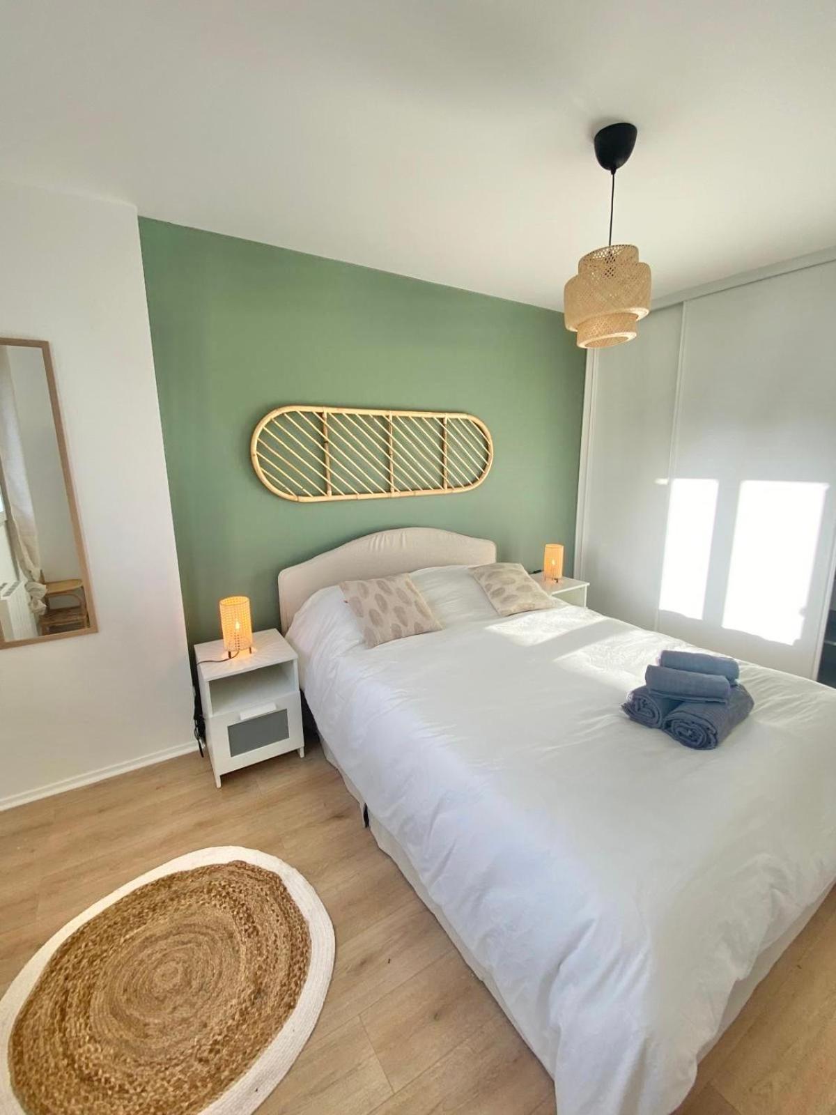 Modern & Cosy 3 Bedrooms Train Tramway Ницца Экстерьер фото