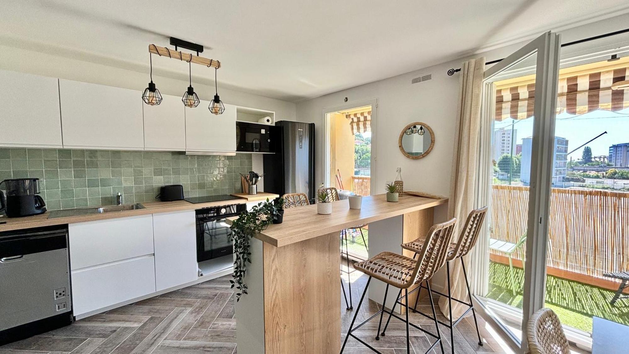 Modern & Cosy 3 Bedrooms Train Tramway Ницца Экстерьер фото